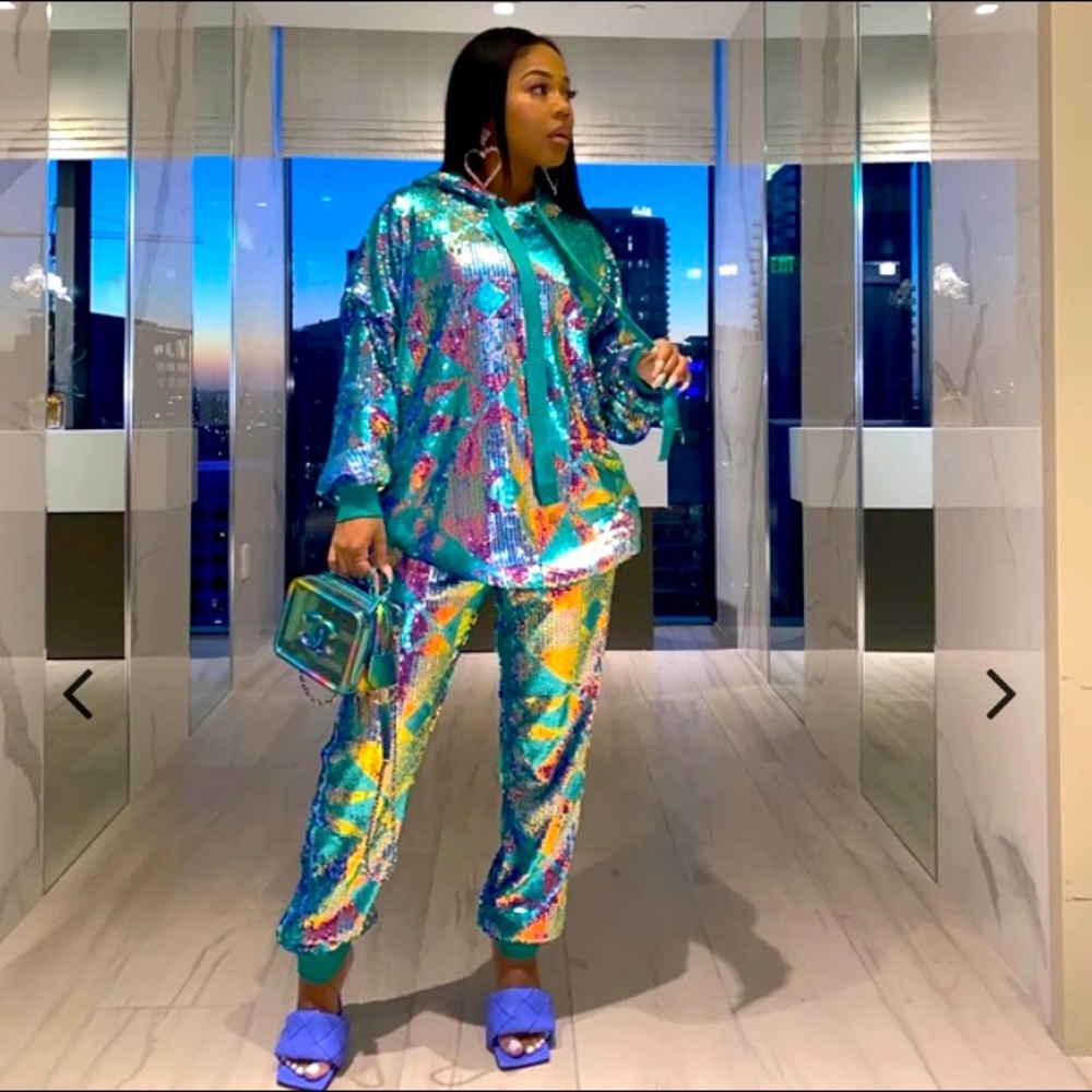 2 piece sequin set colorful- TOP & BOTTOM included